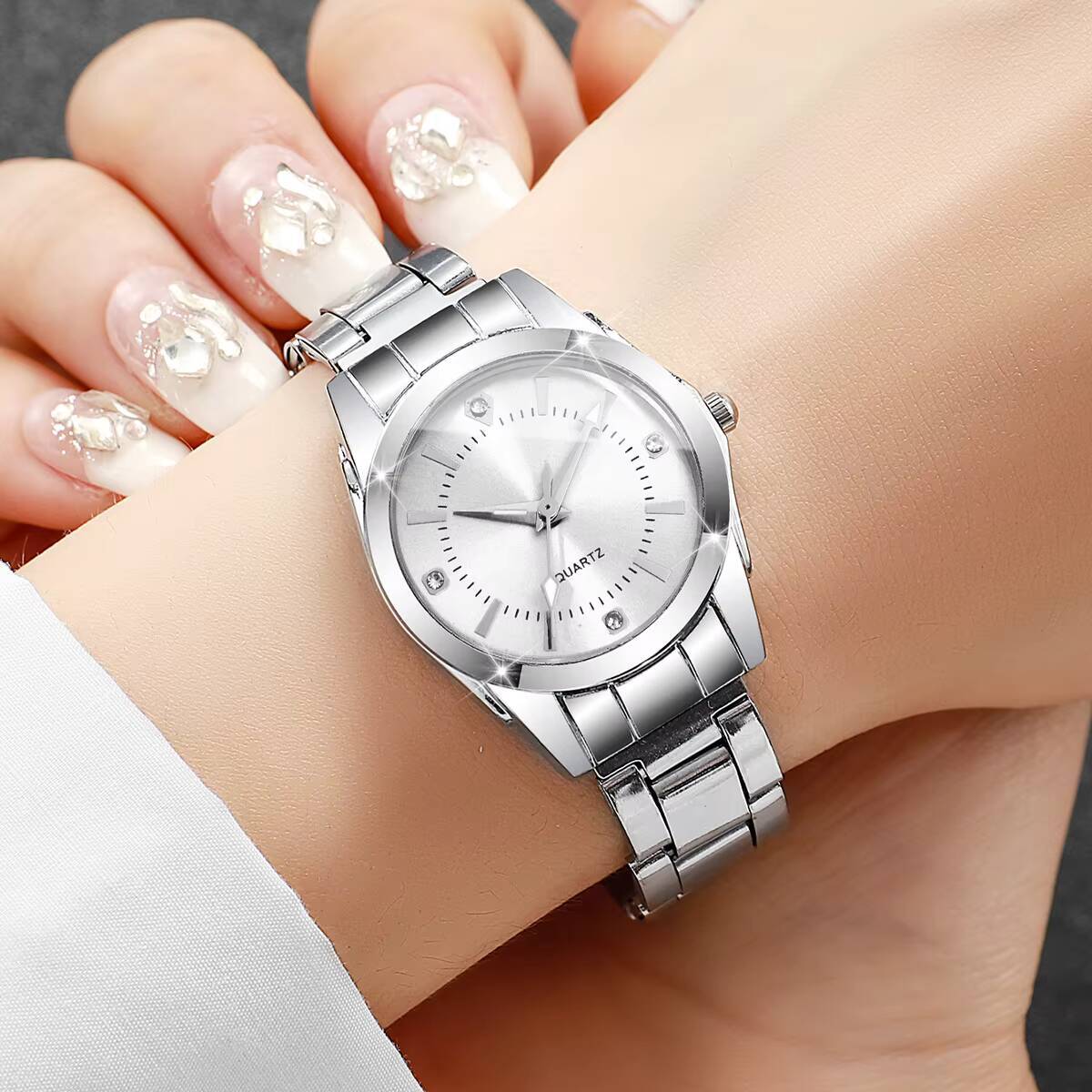 럭셔리 라인스톤 여성 시계 캐주얼 쿼츠 손목 시계 여성 - Luxury Watch Display Case 리뷰 및 가격